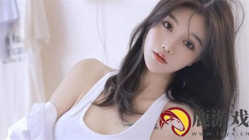 五味杂陈，尽在一览无余——秋葵丝瓜茄子草莓榴莲樱桃的美食盛宴在XXX影音播放软件热播中！